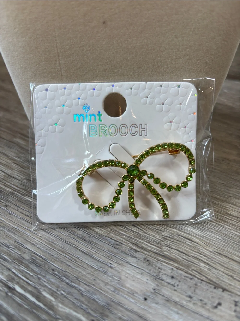 3/$10💕 Mint Green Rhinestone Bow Brooch - Mint Kids Jewelry